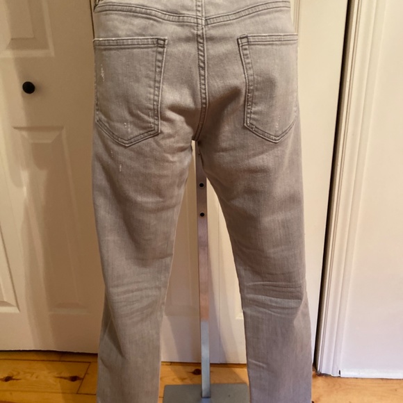 GAP Girlfriend Distressed Jeans - Picture 6 of 15